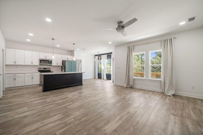 Building Photo - 4902 Kensington Ln