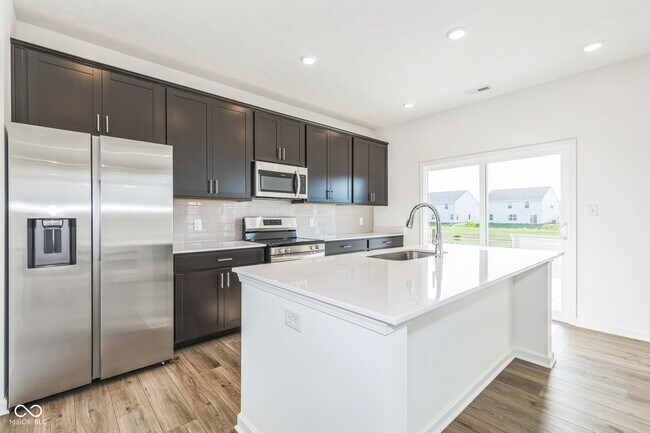Building Photo - 3489 Briarwick Dr