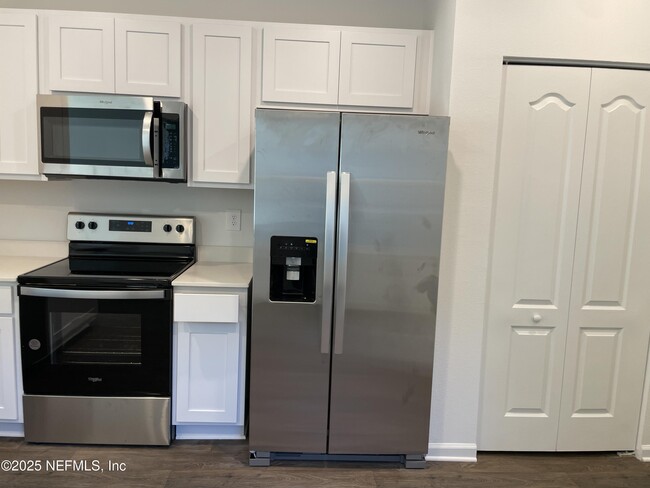 Building Photo - 9219 Stony Brk Rd