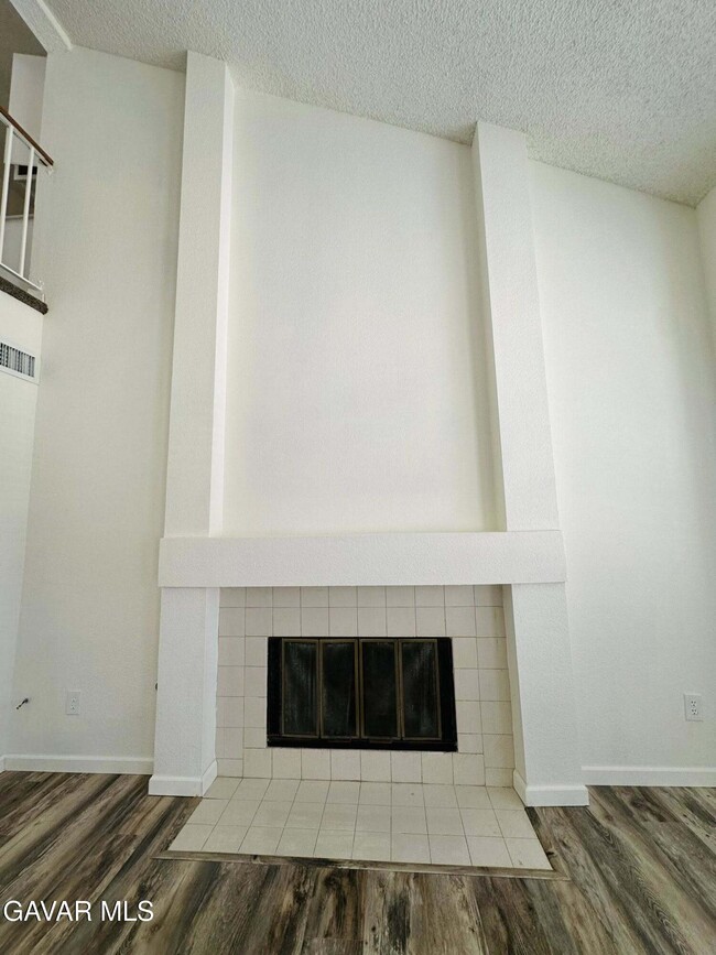 Building Photo - 37502 Little Sycamore St