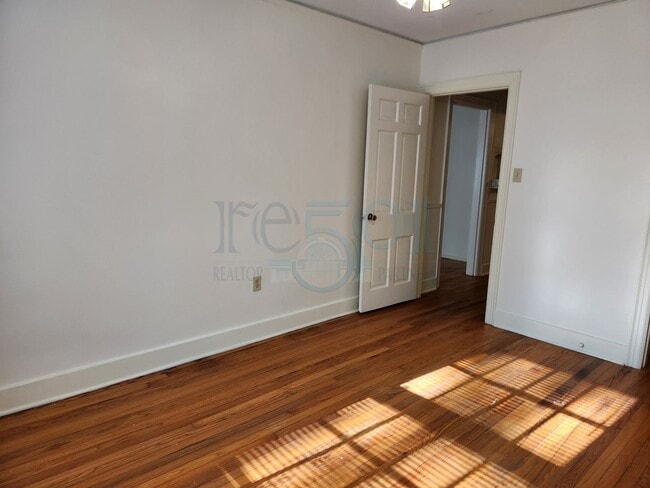 Building Photo - Great 3 Bedroom 1 Bathroom in Forest Heigh...
