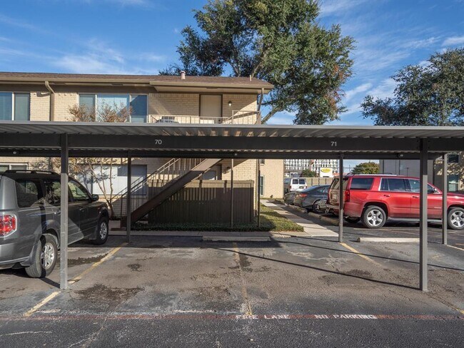 Building Photo - 10650 Steppington Dr