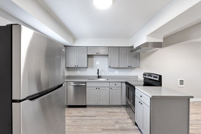 Building Photo - Ground floor apartment