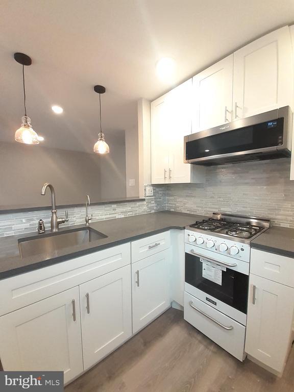 Building Photo - 488 Parlin St