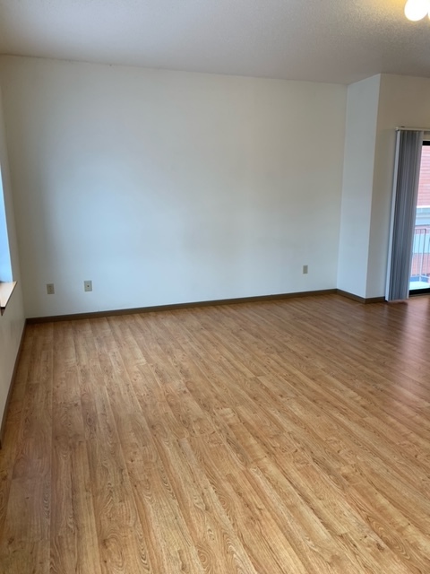 Building Photo - 307 E College St