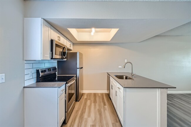 A3 Renovated - 1 Bed 1 Bath - Rise Midtown