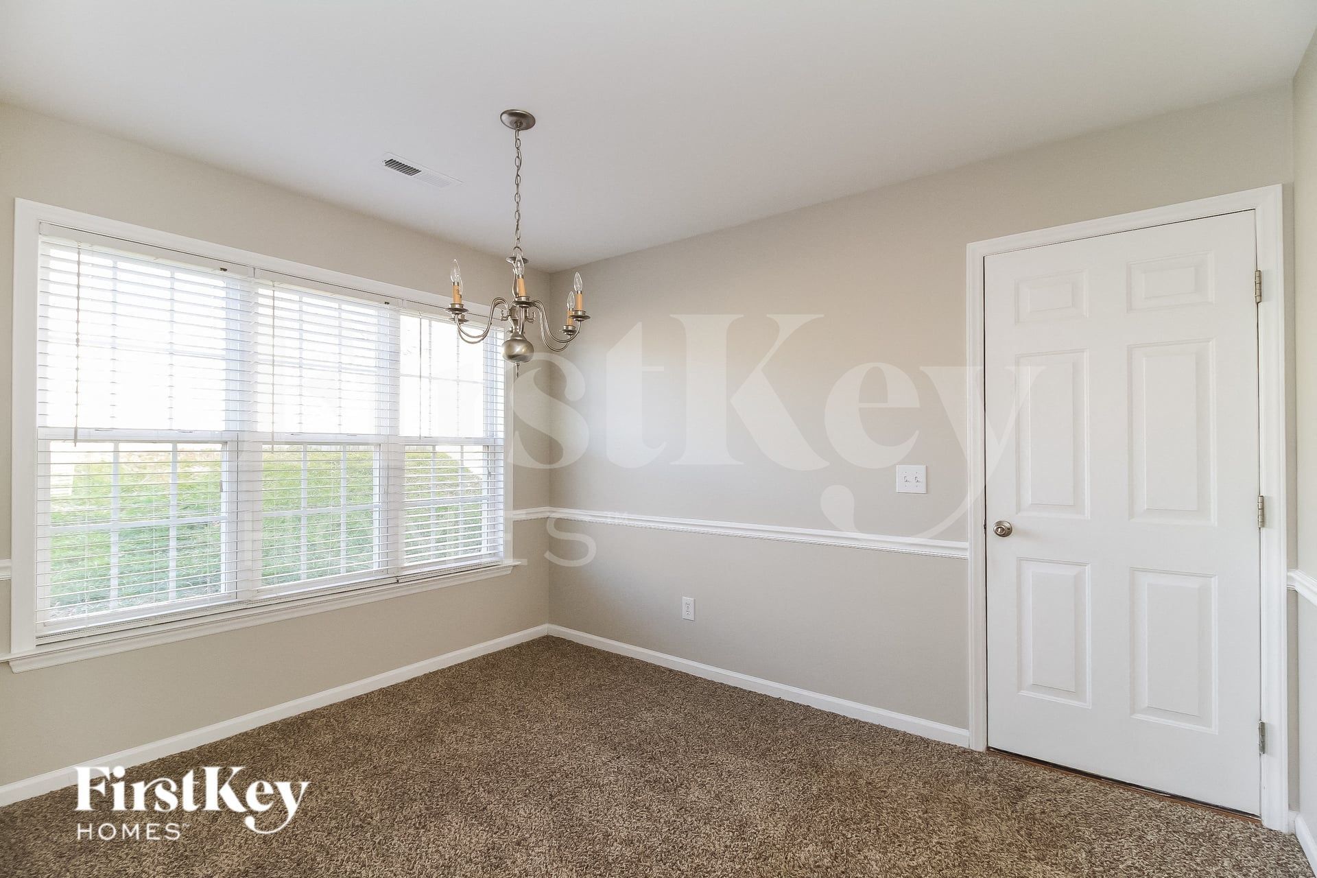 Building Photo - 2487 Somerset Pl Dr