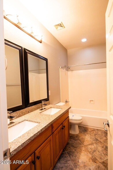 Building Photo - 4522 W Ravina Ln