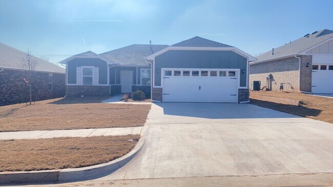 Building Photo - 3 Bedroom 2 Bathroom 2 Car Garage Home in Oakdale School District