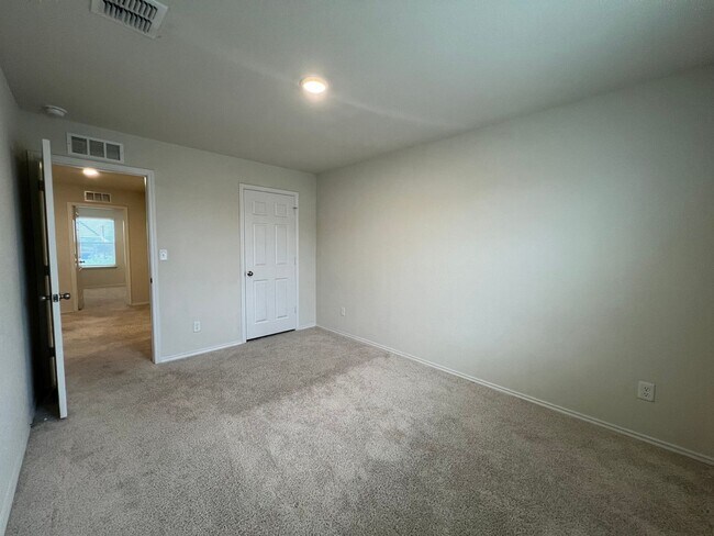 Building Photo - Like-New 4BR Home w/ Huge Backyard + W/D Included | $500 Move-In Credit
