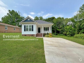 Building Photo - 212 Malvern Dr SW