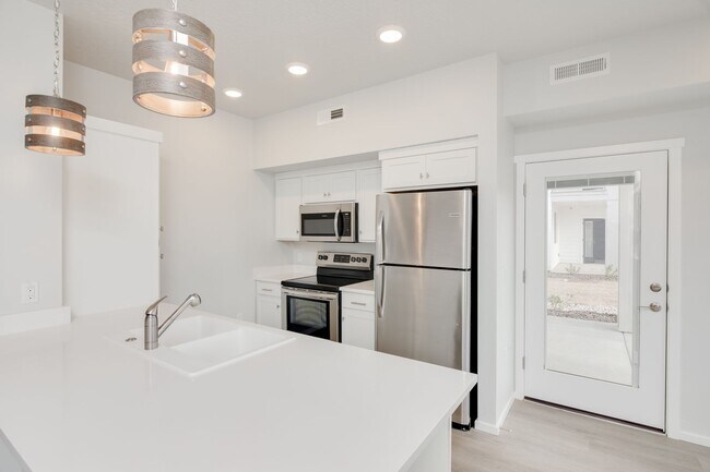 Building Photo - 2 Bedroom Apartments in Caldwell With Styl...