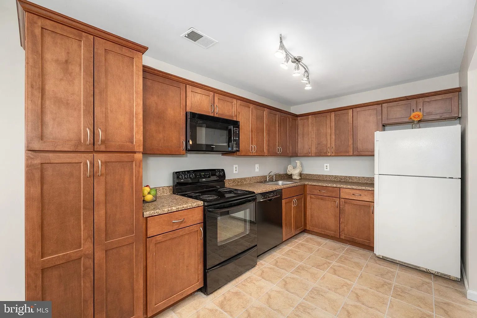 Building Photo - 10673 Spring Oak Ct