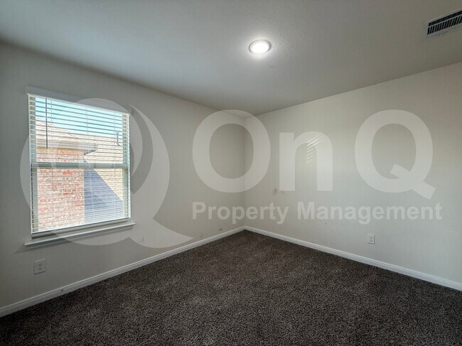 Building Photo - 1400 Colonial Bluff Ln