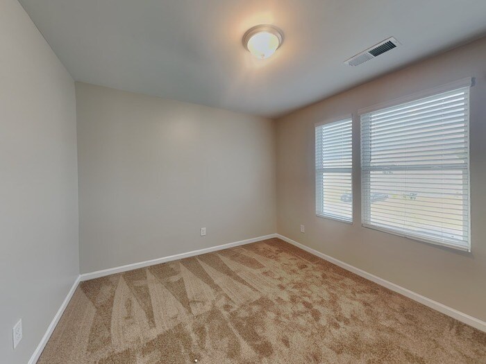 Building Photo - 733 Point Andrews Dr SW