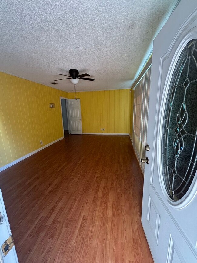 Building Photo - 116 Moss Oak Dr