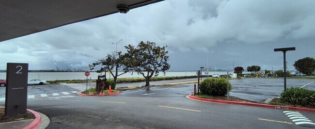 Building Photo - BEAUTIFUL STUDIO AVAILABLE AT WATERGATE COMMUNITY IN EMERYVILLE!!!