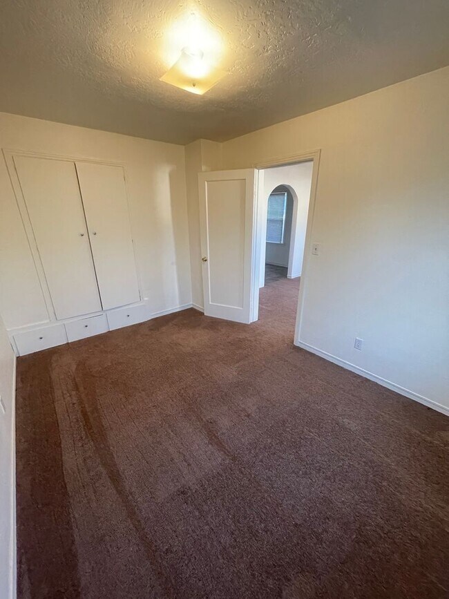 Building Photo - 530 Grove St