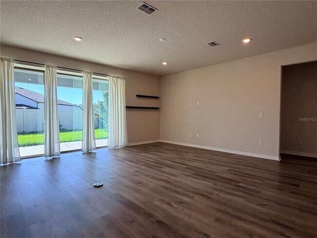 Building Photo - 19259 Briarbrook Dr
