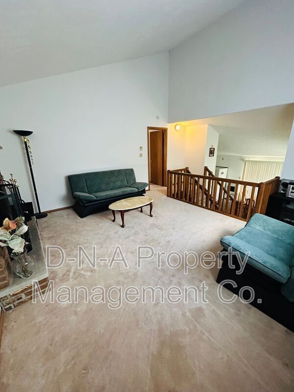 Building Photo - 954 Country Pl Dr