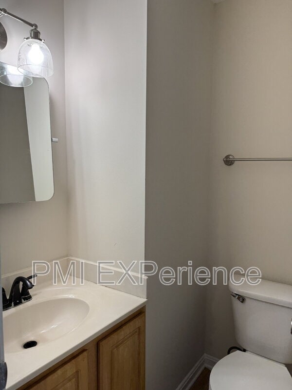 Building Photo - 709 St Michaels Dr