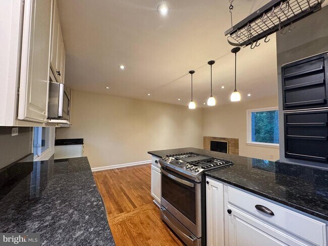 Building Photo - 2612 Sigmona St