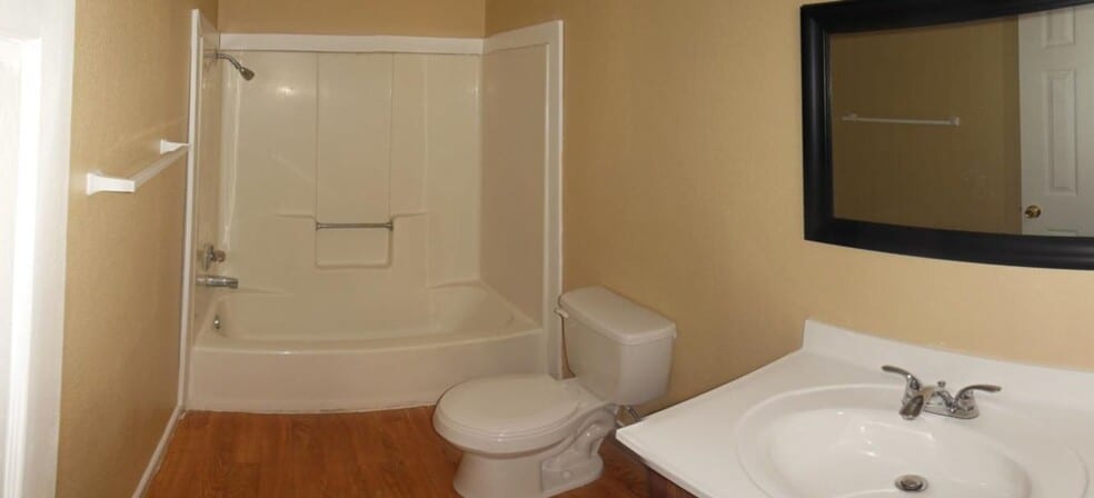 Building Photo - 4808 Rainbow Cir