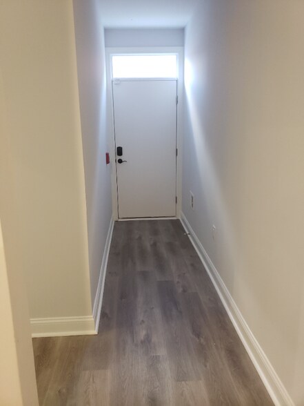 Building Photo - 953 Belmont Ave