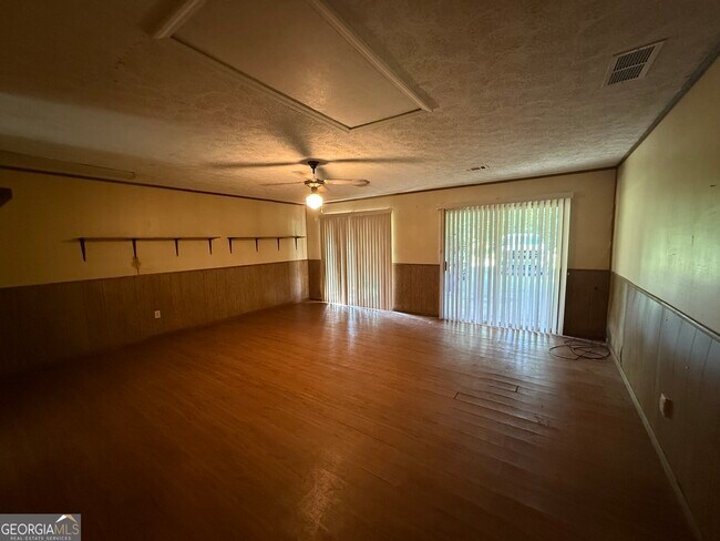 Building Photo - 6396 Old Pendergrass Rd