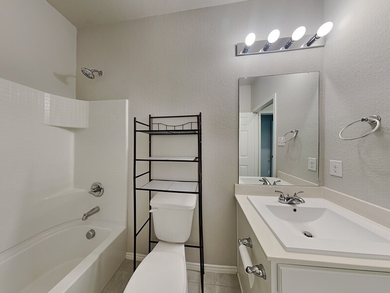 Building Photo - 6261 Outrigger Rd