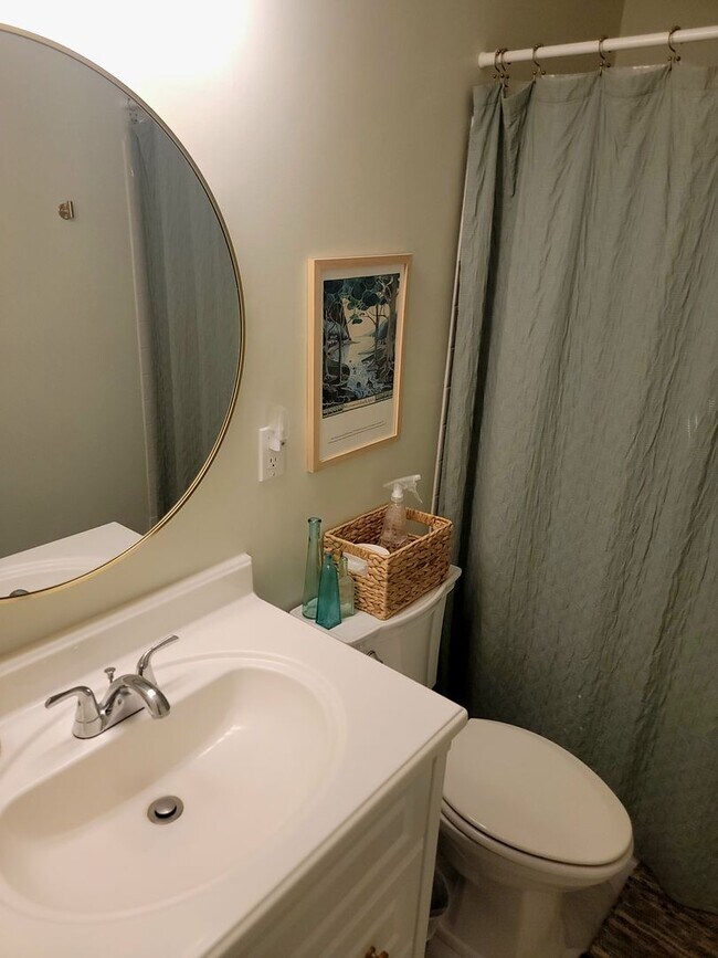 Building Photo - Great 2 Bedroom Townhouse for Rent in Western Henrico