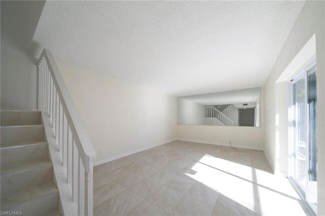 Building Photo - 17451 Silver Fox Dr