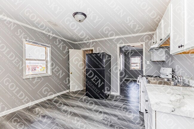 Building Photo - 115 E Willard St
