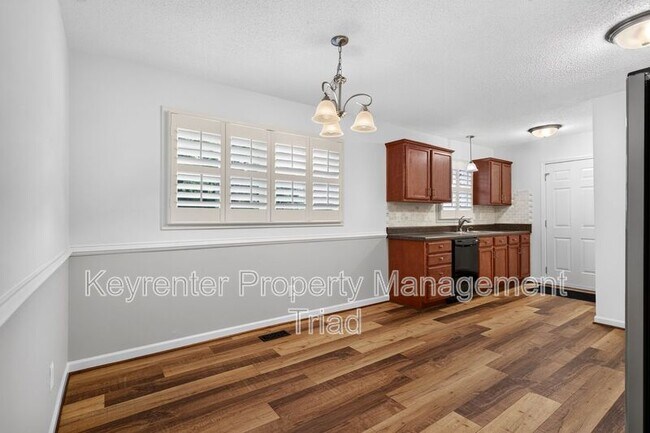 Building Photo - 9415 Glen Cross Dr