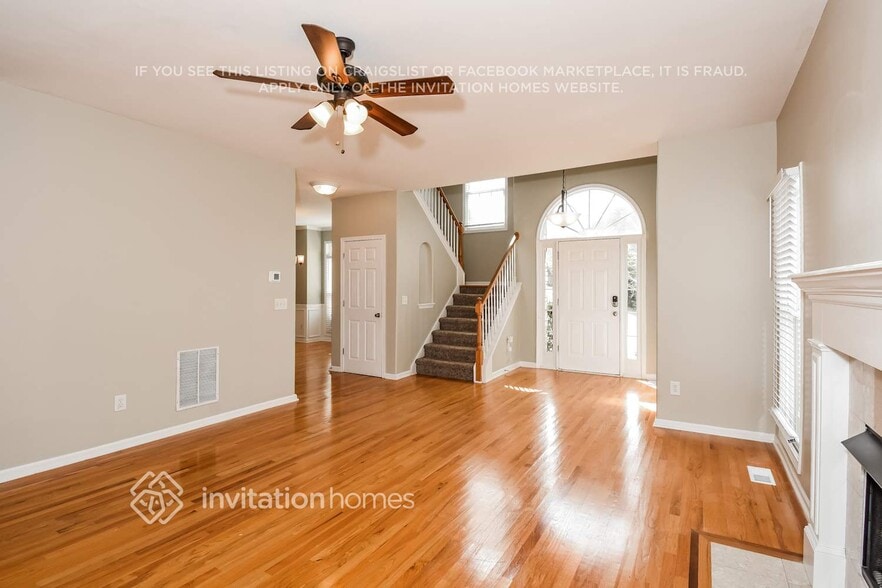 Building Photo - 2026 Castlemaine Cir