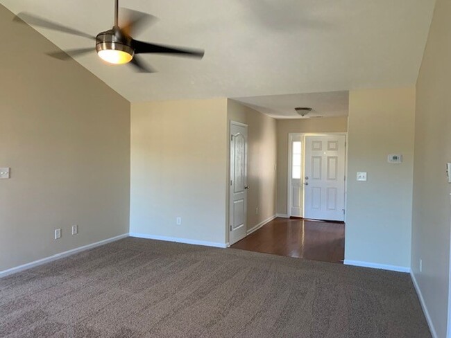 Building Photo - Acorn Ridge Home (RC)