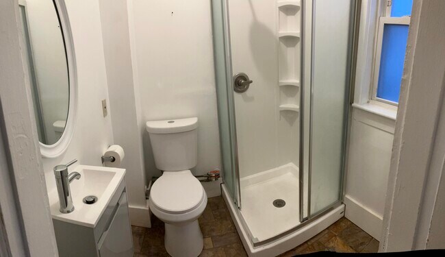 Bathroom - 267 Cartier St