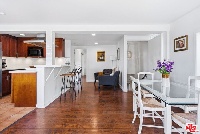 Building Photo - 19511 Sunken Trail