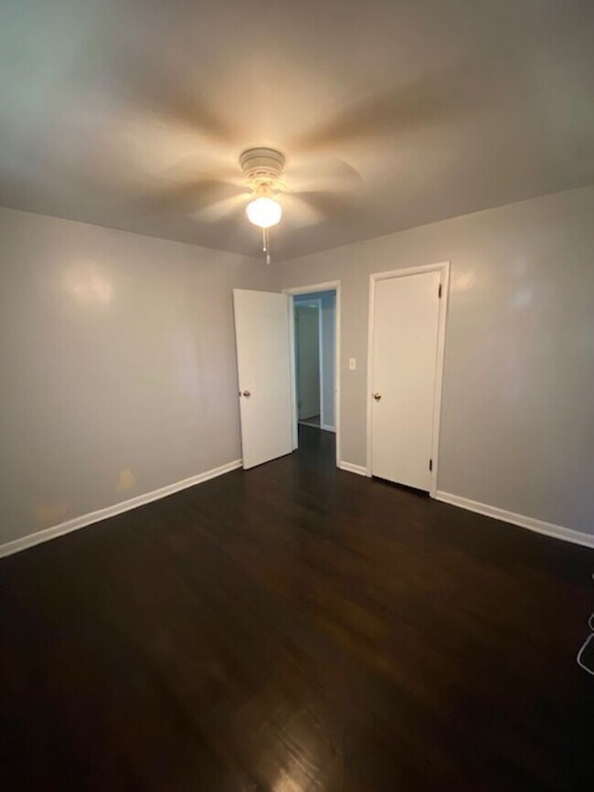 Building Photo - Charming 3 Bedroom Rancher in Staunton Com...