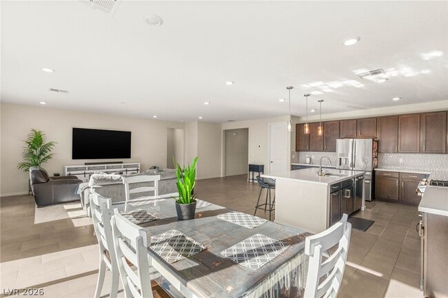 Building Photo - 3017 Bounding Home Rd