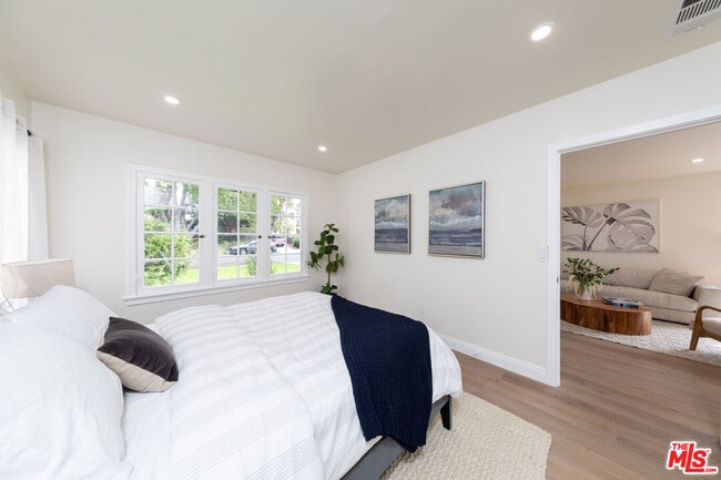 Building Photo - 3766 Valleybrink Rd