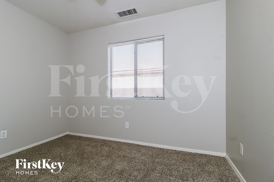 Building Photo - 25757 W St Kateri Dr