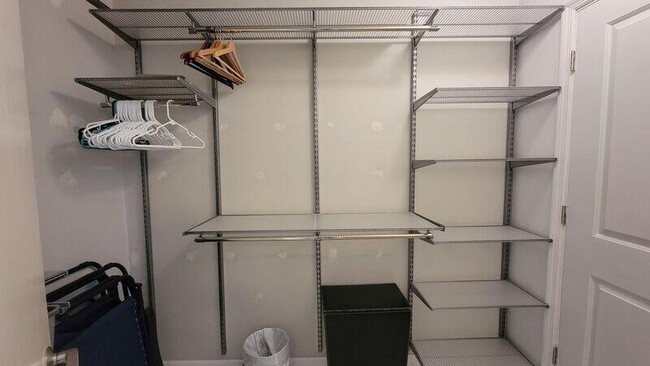 Building Photo - 101 N Birch Rd