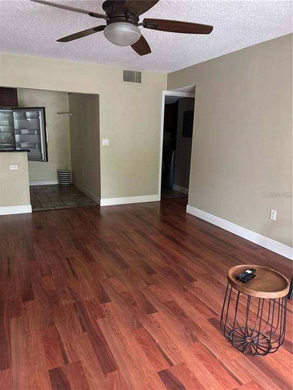 Building Photo - 1400 Pine Glen Ln