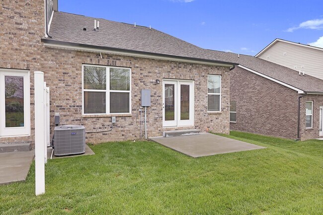 Building Photo - 546 Becks Pl