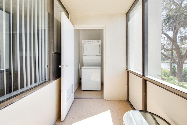 Building Photo - 2615 Cove Cay Dr