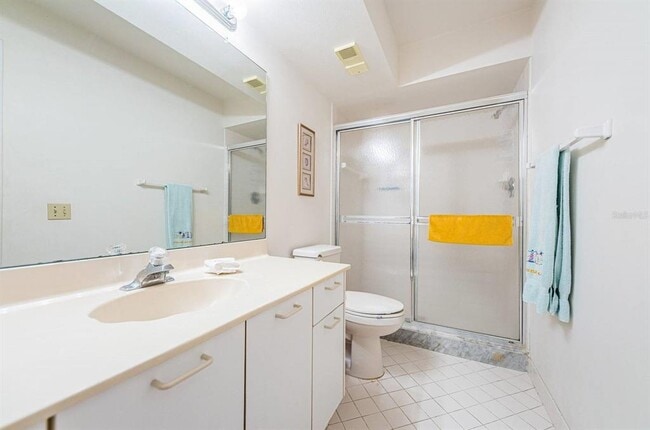 Building Photo - 5801 Bahia Del Mar Cir N