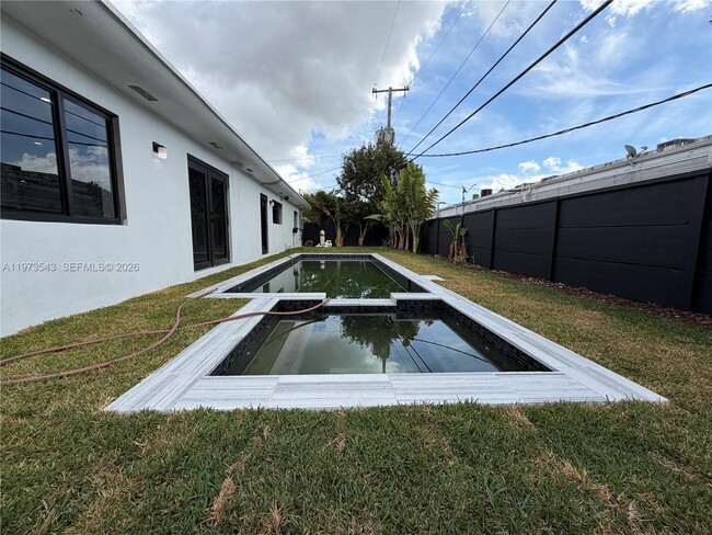 Building Photo - 9410 SW 55th St