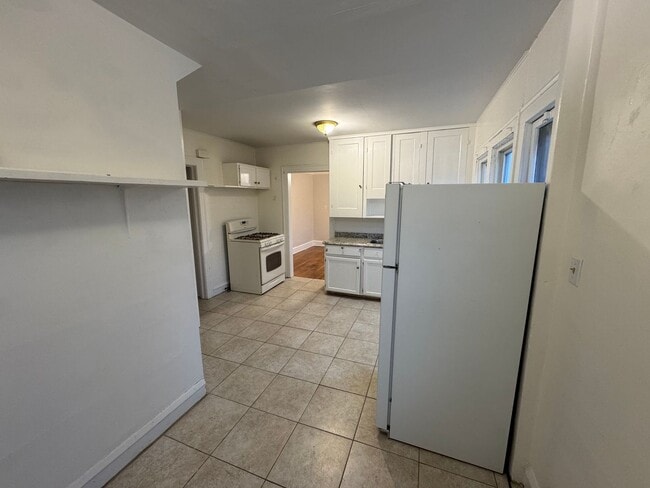 Building Photo - 12611 Franklin Blvd