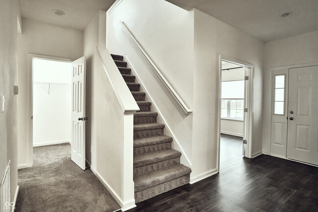 Building Photo - 681 N Crystal Dr